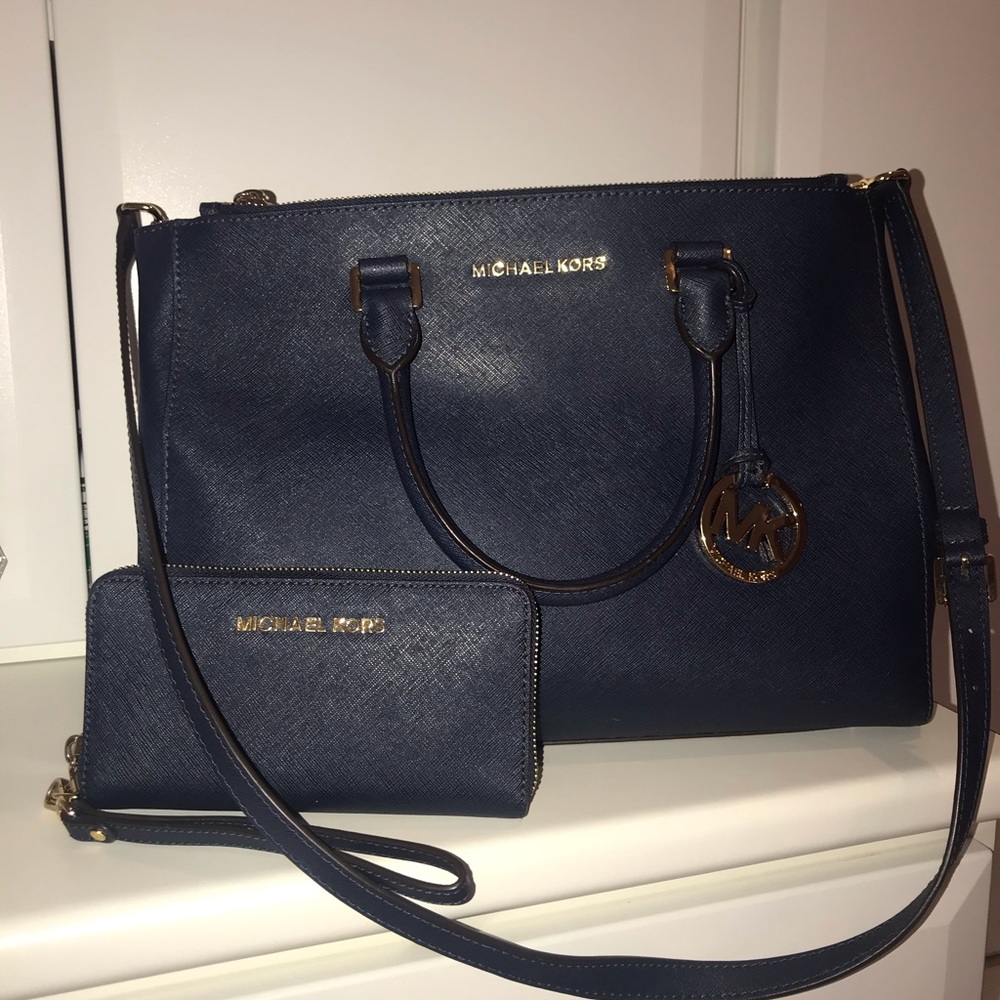 New work bag with matching wallet!